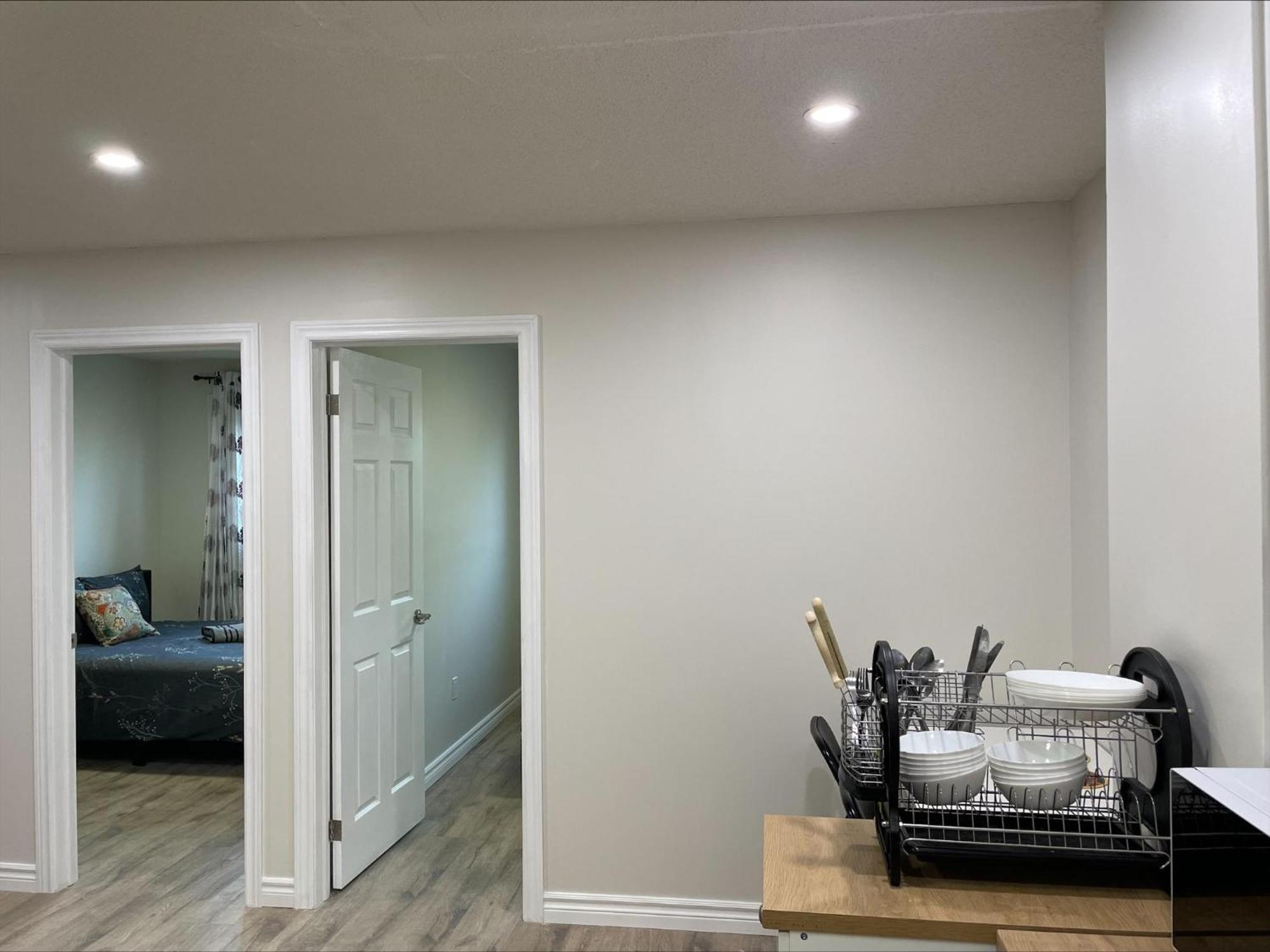 Bhf Near College & Hosp Self-Service Check-In So Fast Net Free Parking In Barrie Exterior foto